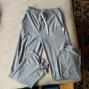 VUORI women’s sweatpants
